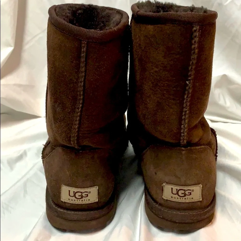 Ugg Classic Brown Suede Leather Boots - size 9 - Picture 2 of 8
